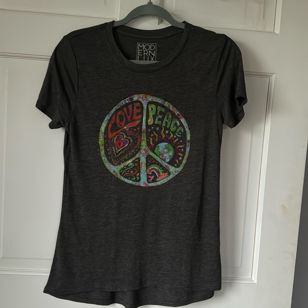 Modernlux Peace Love Graphic T Size Medium. NWOT. - Picture 1 of 7